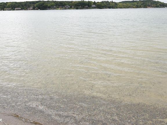 Lake access to all-sports Maceday Lake
