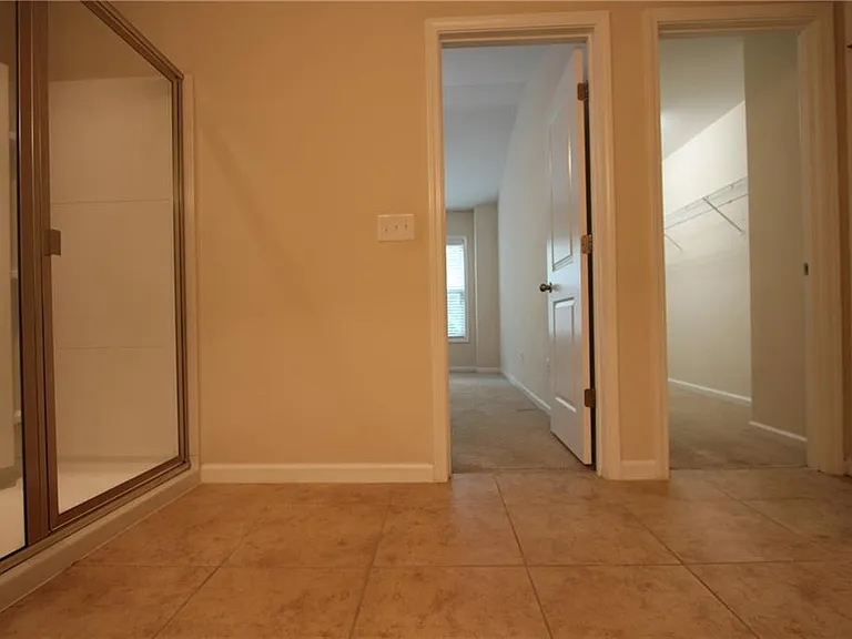 2132 Greencrest Cir — Photo 32