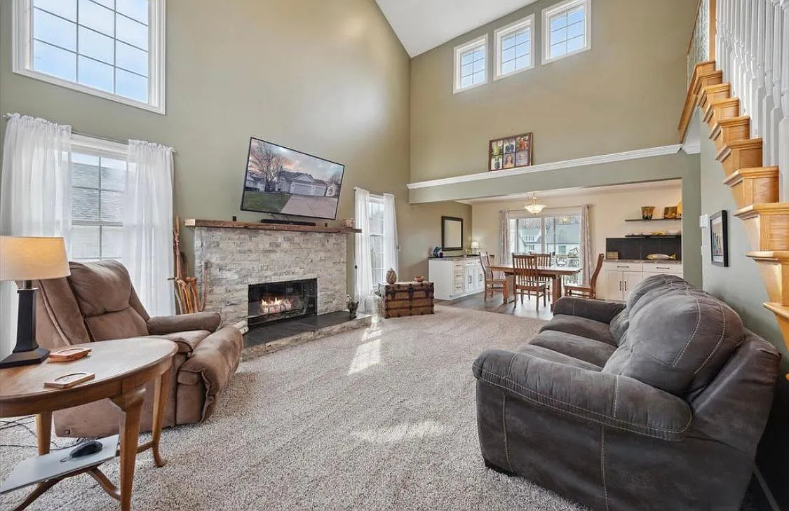 4442 Sunnyslope Dr — Photo 4