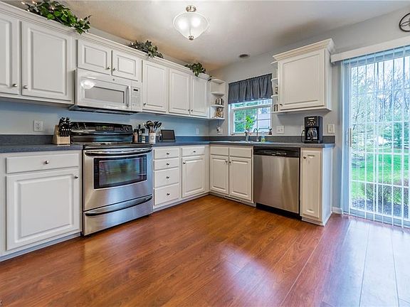 3rd image of 9065 W Windsor Dr