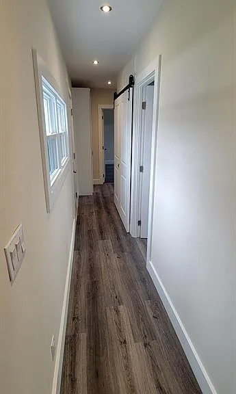 22 Robin Cres — Photo 9
