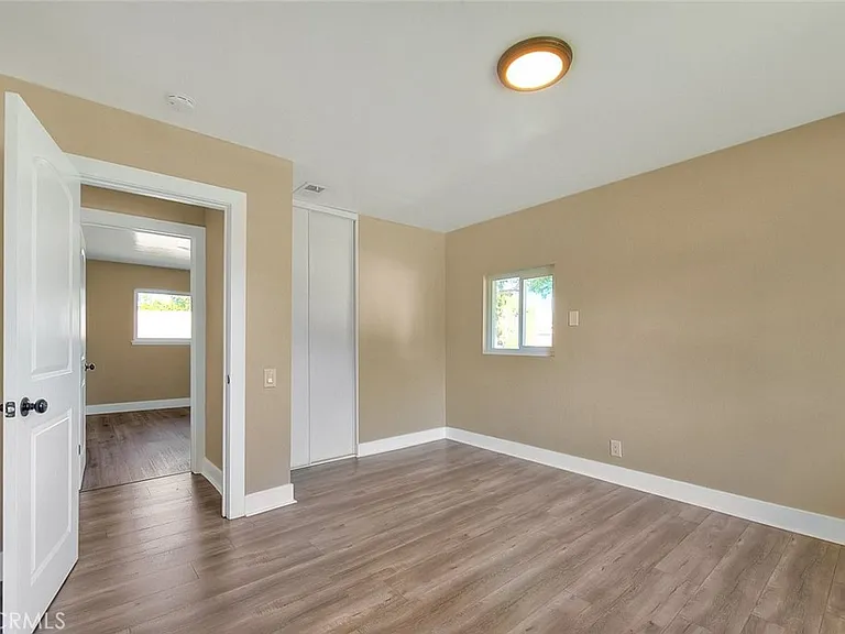 340 W Caroline St — Photo 12