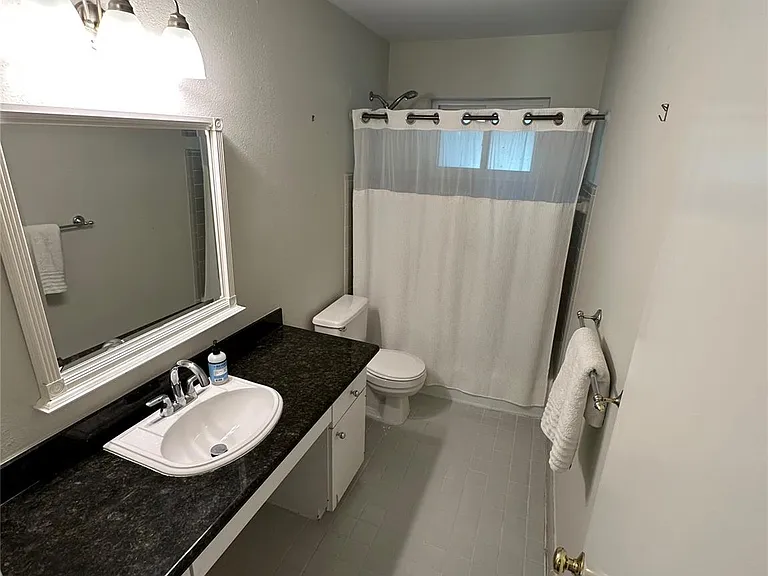 5515 Darnell St — Photo 15