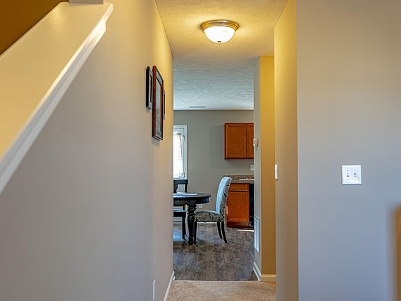 4th image of 281 Saint Regis Dr