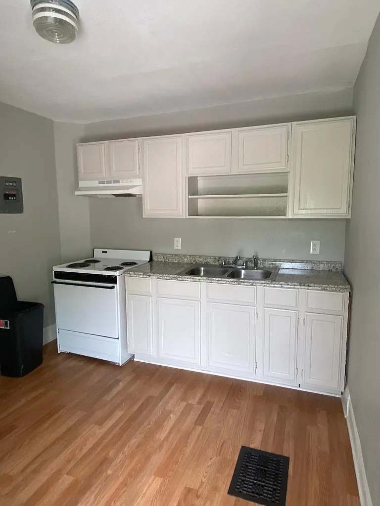 1 bed, 914 sqft, $800 — Photo 1