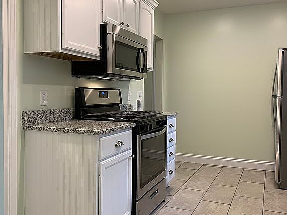 4th image of 1493 Indianola Ave