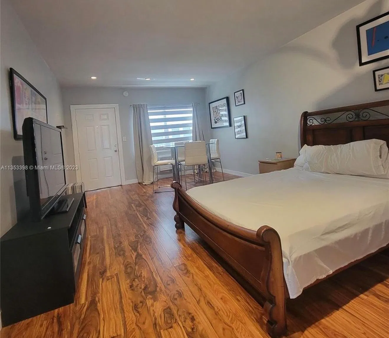 Studio, 520 sqft, $1,695 — Photo 3