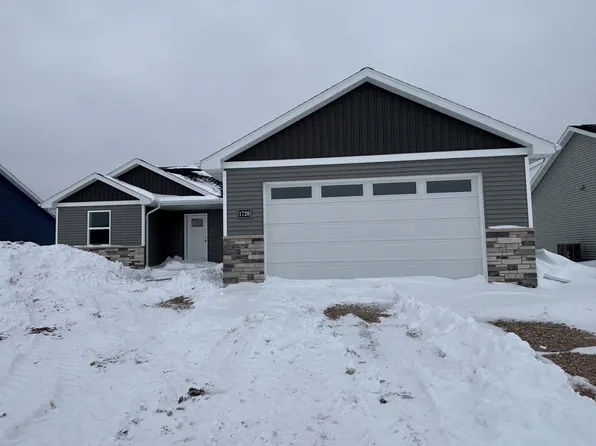 1720 Freeman Dr, Neenah, WI 54956