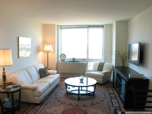 Rented by Bond New York | media 1