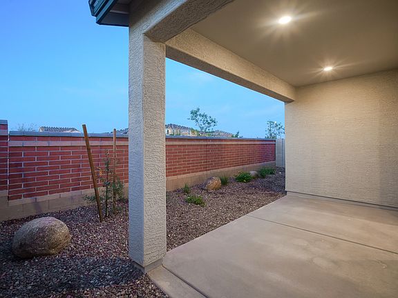 COVERED BACK PATIO