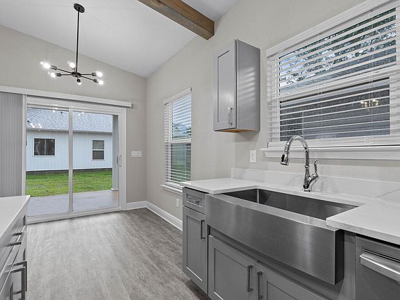 3rd image of 8268 Nelson St