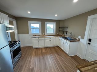 52 Oak St APT 2, Westerly, RI 02891