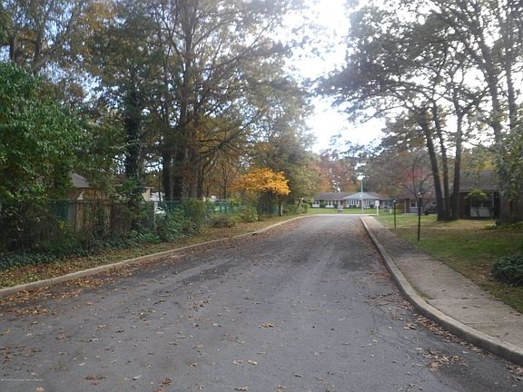 3rd image of 468B Portsmouth Dr