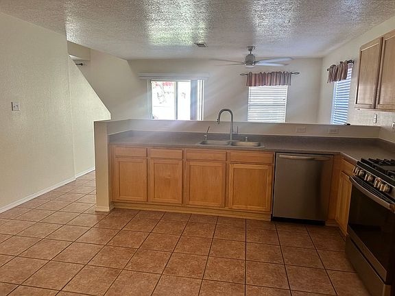 3rd image of 10555 Vista Bella Pl NW