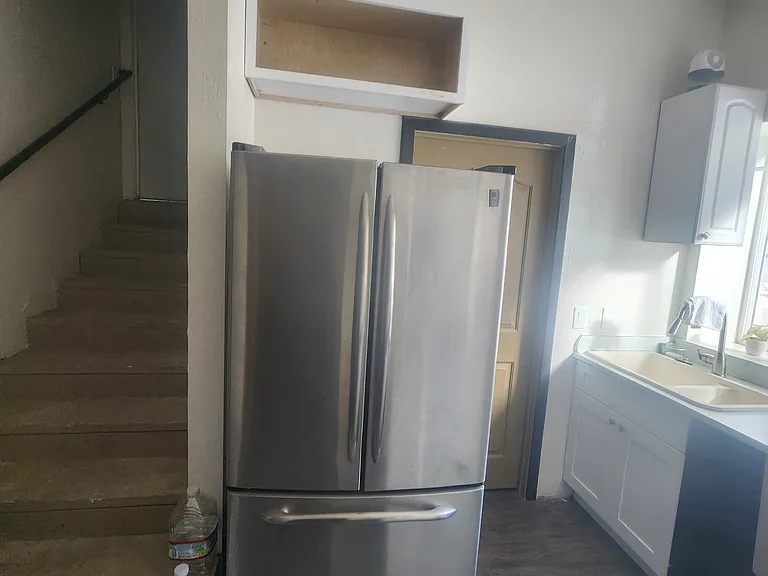 1309 E 2nd St #1B — Photo 1