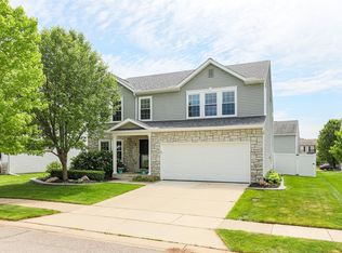 8540 Hawthorn Hl, Dexter, MI 48130