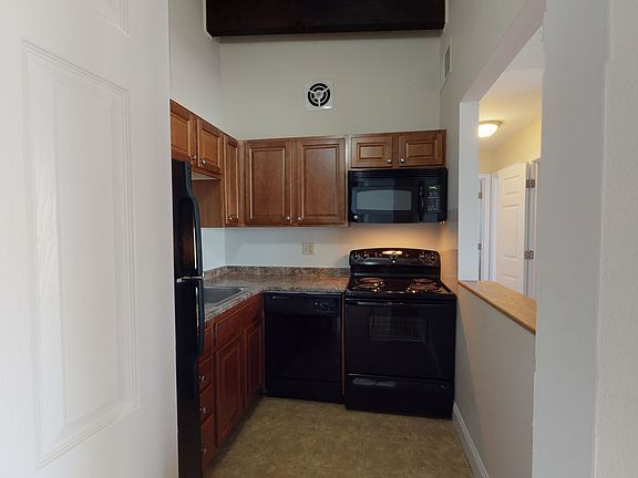3rd image of 851 Coventry Ln APT 202