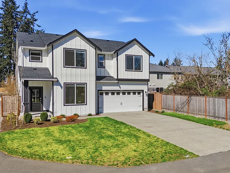 4211 208th Pl SE — Photo 2