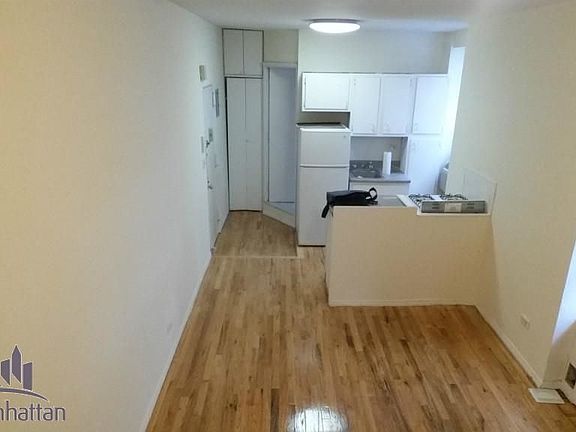 4th image of 133 E 97th St #8A