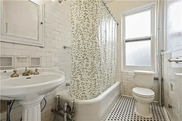 Sold by Avenue Sotheby's International Realty | media 20