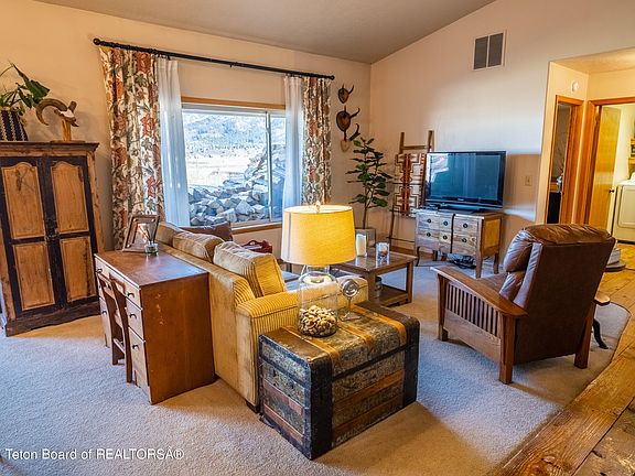 2nd image of 317 Snake River Dr