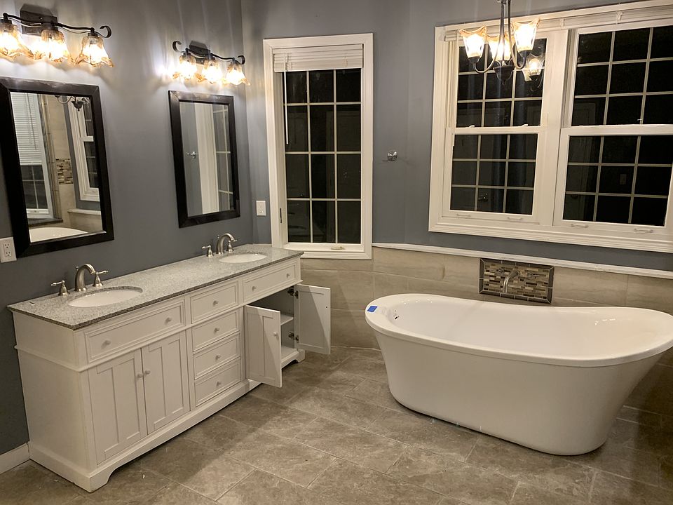 1st image of 339 W 32nd St #5