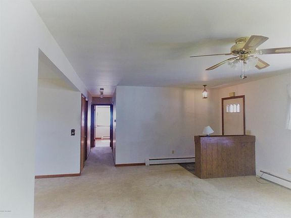 5th image of 4 Elmwood Dr