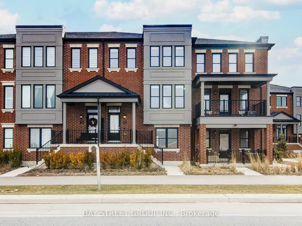 980 Logan Dr #29, Milton, ON L9E 1P7