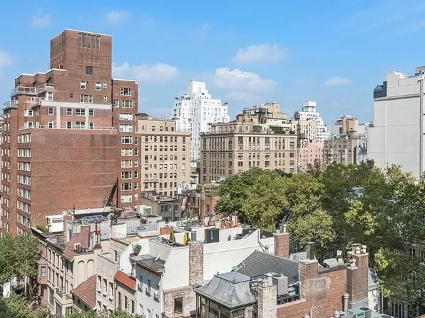 166 East 63rd Street 10G image 2 of 7