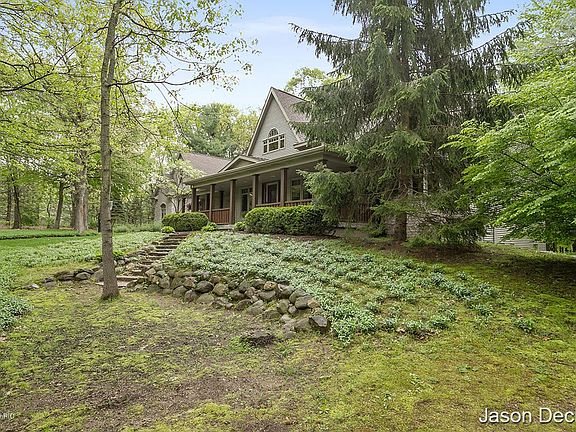3rd image of 8448 Rocky Pines Dr NE