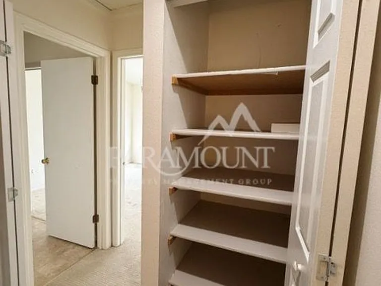 155 Myreboe St NE #10-J — Photo 10