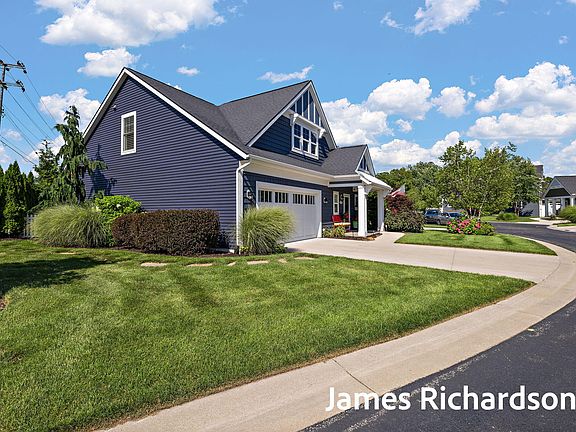 3rd image of 303 Pere Marquette Pl