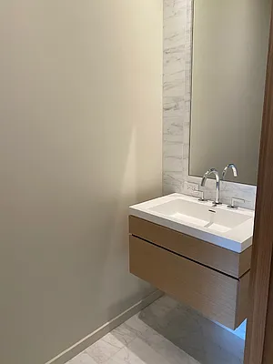 Rented by Kingstone Realty Inc | media 18