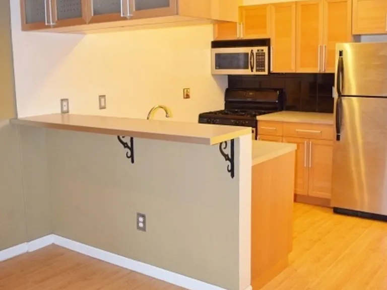 895 Myrtle Ave #2A — Photo 2