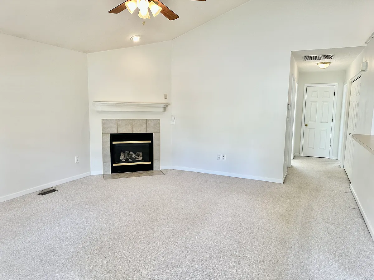 Building Photo - 200 Winding Brook Dr