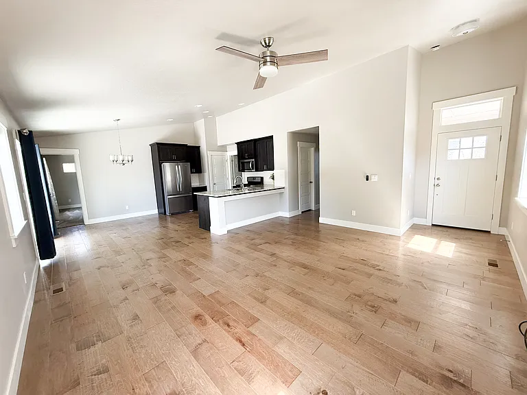 371 N Baxter Way — Photo 4