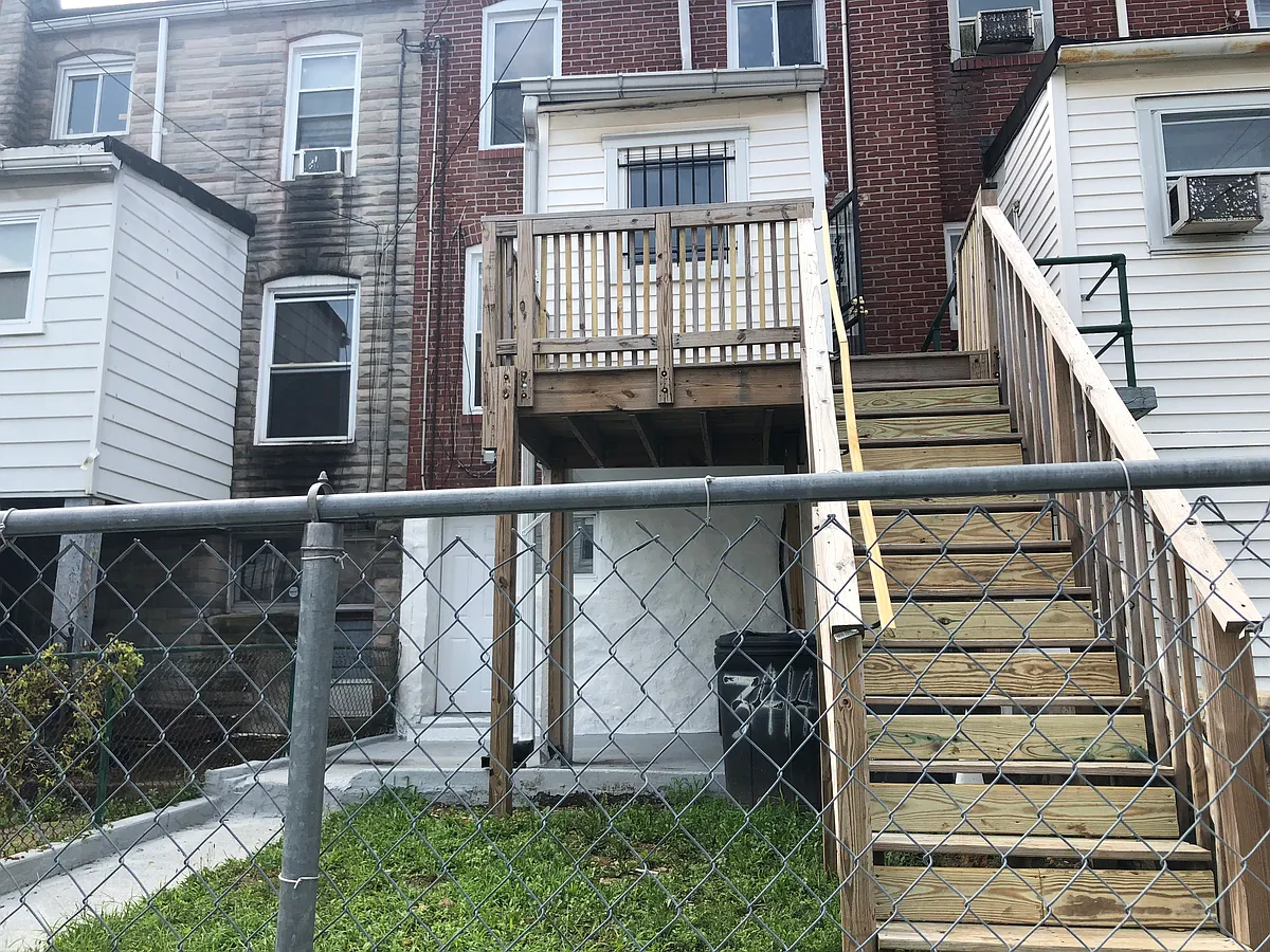 Building Photo - Ravenwood Ave