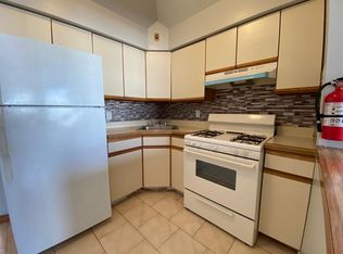 138 Griffith St #2R, Jersey City, NJ 07307