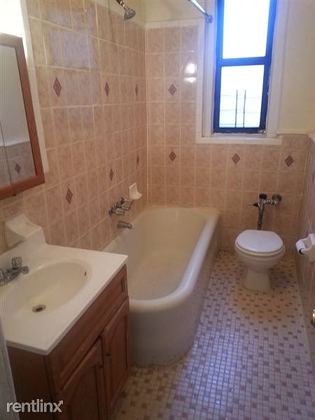 271 Parkside Ave (C5) E