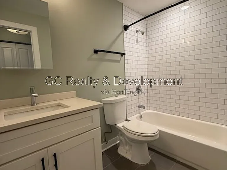 800 Graceland Ave #105 — Photo 8