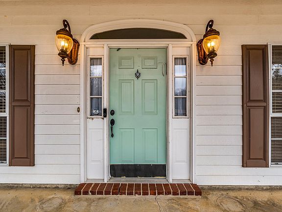 2nd image of 1505 Dale Rd