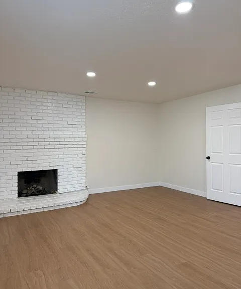 9245 Mills Ave — Photo 16
