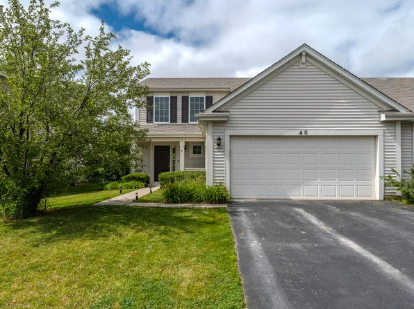 40 Catamaran Cir, Hampshire, IL 60140