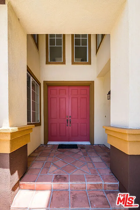 3 bed, 2.5 bath, 2909 sqft, $7,500 — Photo 2