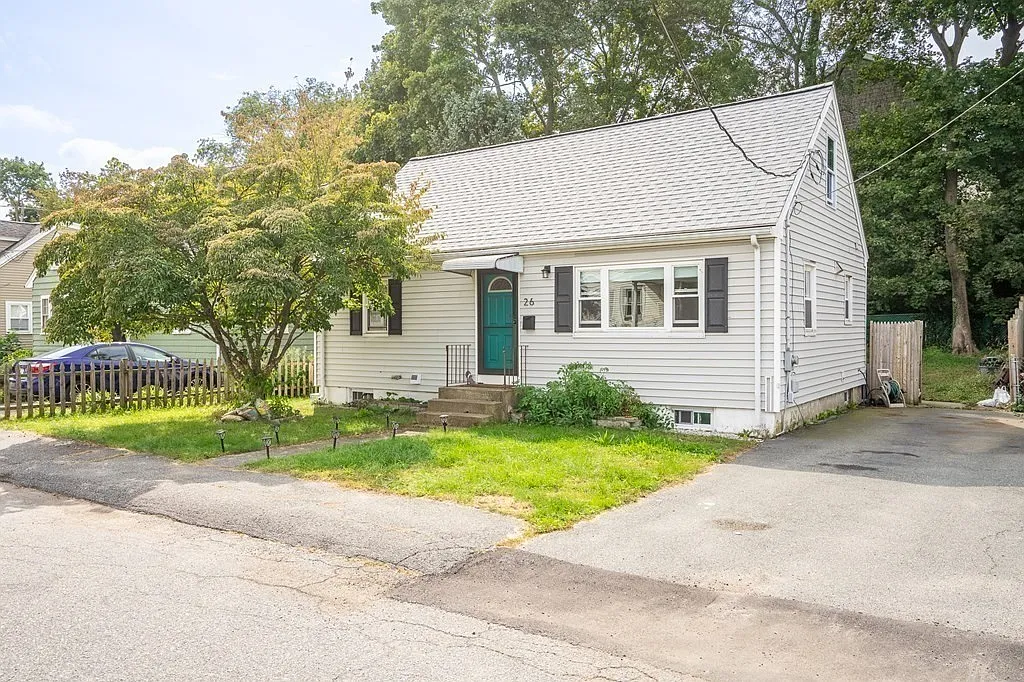 3 bed, 2.0 bath, 1522 sqft, $3,300 — Photo 1
