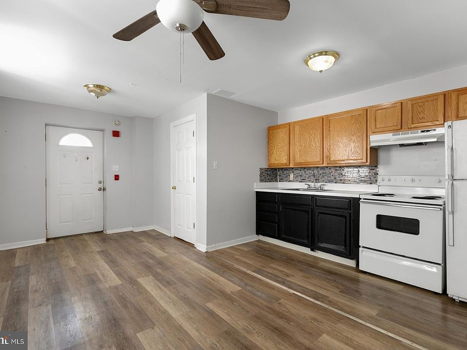 1st image of 3425-27 Conrad St #1