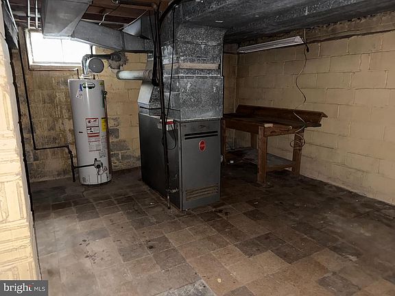 2nd image of 2713 Glen Ave