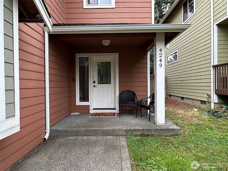 5th image of 4249 17th Way NE