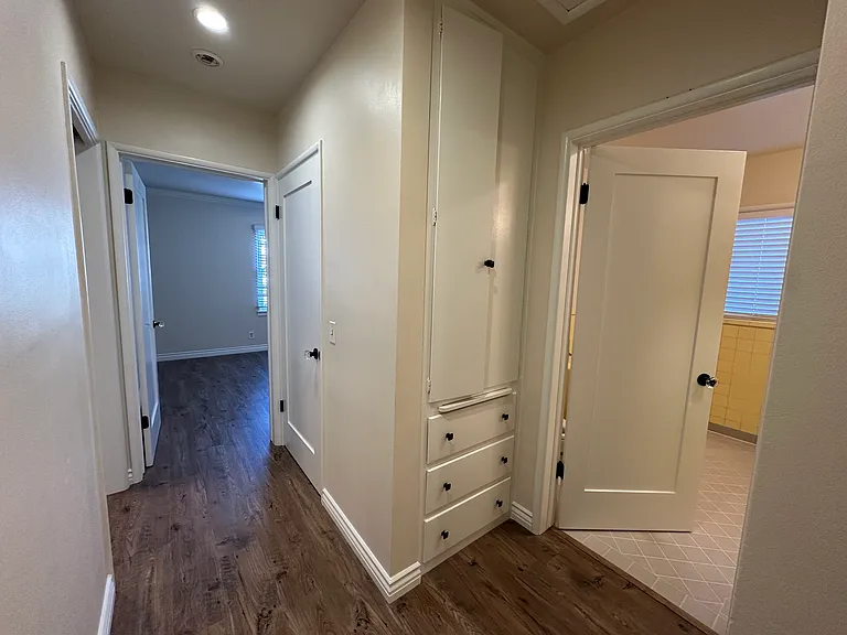 12842 Kling St — Photo 15