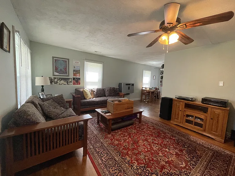 6062 Potomac Dr — Photo 6